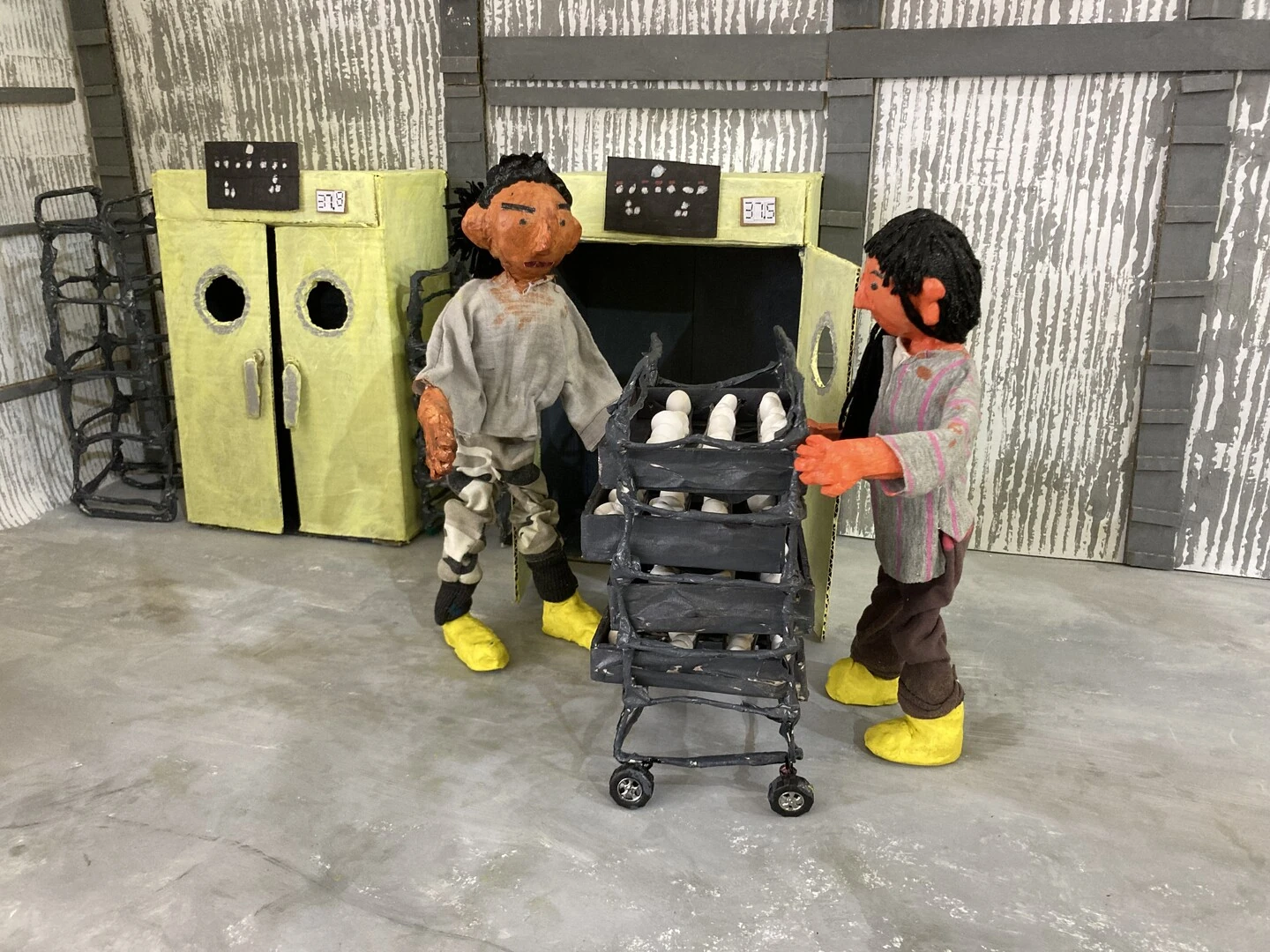 Xiaonan and the Hatching Chicken Factory still 5